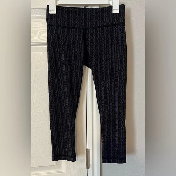 Lululemon Wunder Under Crop Capris Gray Size 6 - Picture 1 of 8